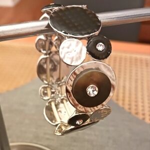 Abstract Stretchy Bracelet Silvertone and Mother of Pearl - Pre-loved (6.5")